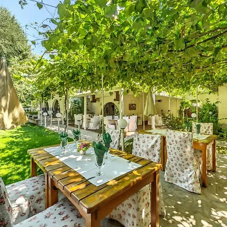 艾杜雷德精品酒店 3*